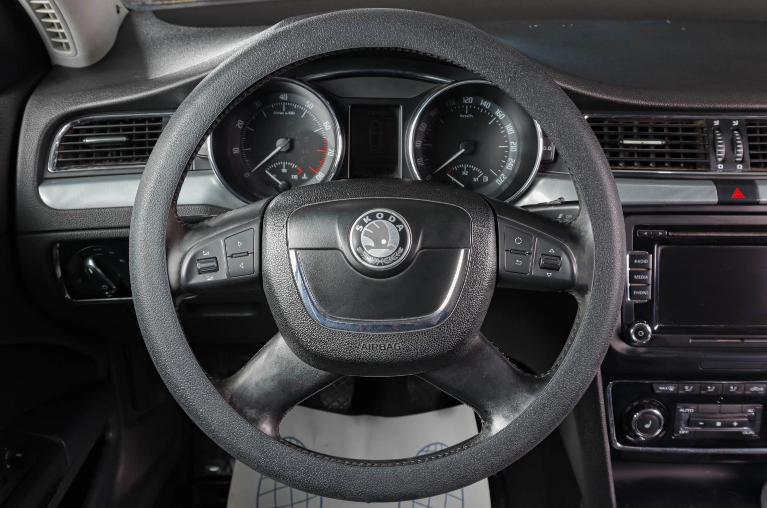 Skoda Superb 13 из 19