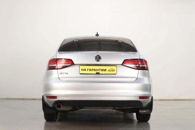 Volkswagen Jetta 5 из 6