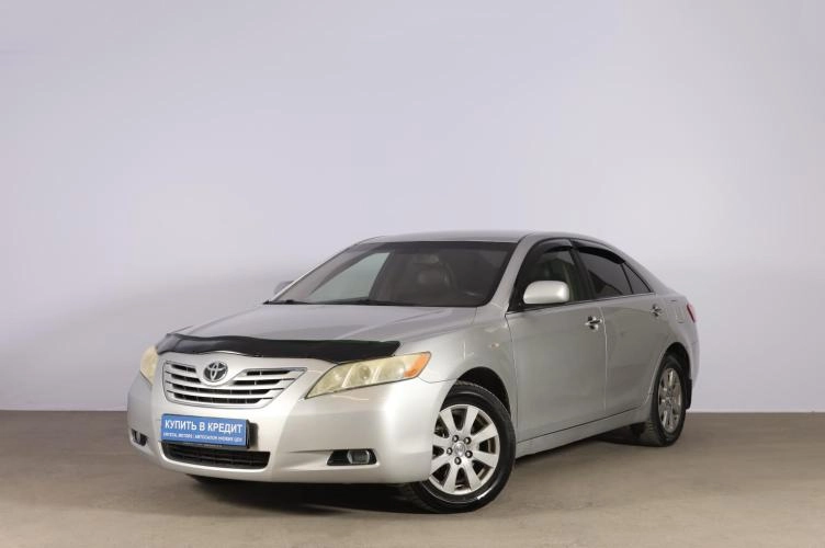 Toyota Camry 3 из 6