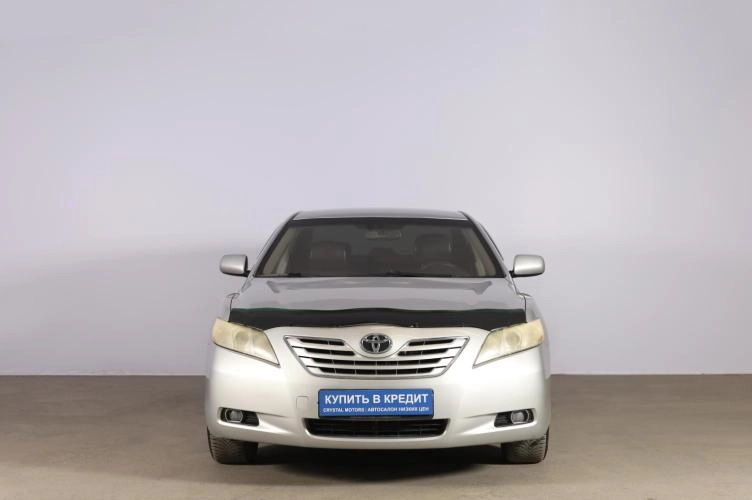 Toyota Camry 2 из 6