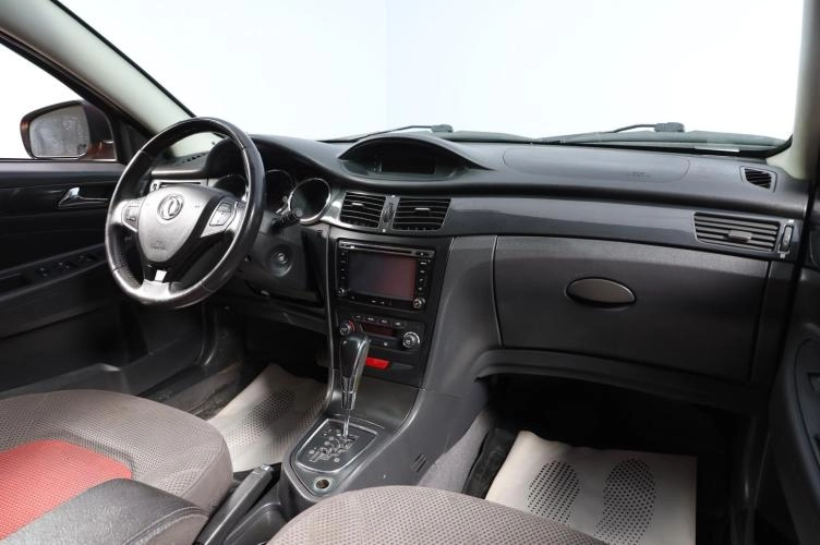 Dongfeng H30 Cross 9 из 18