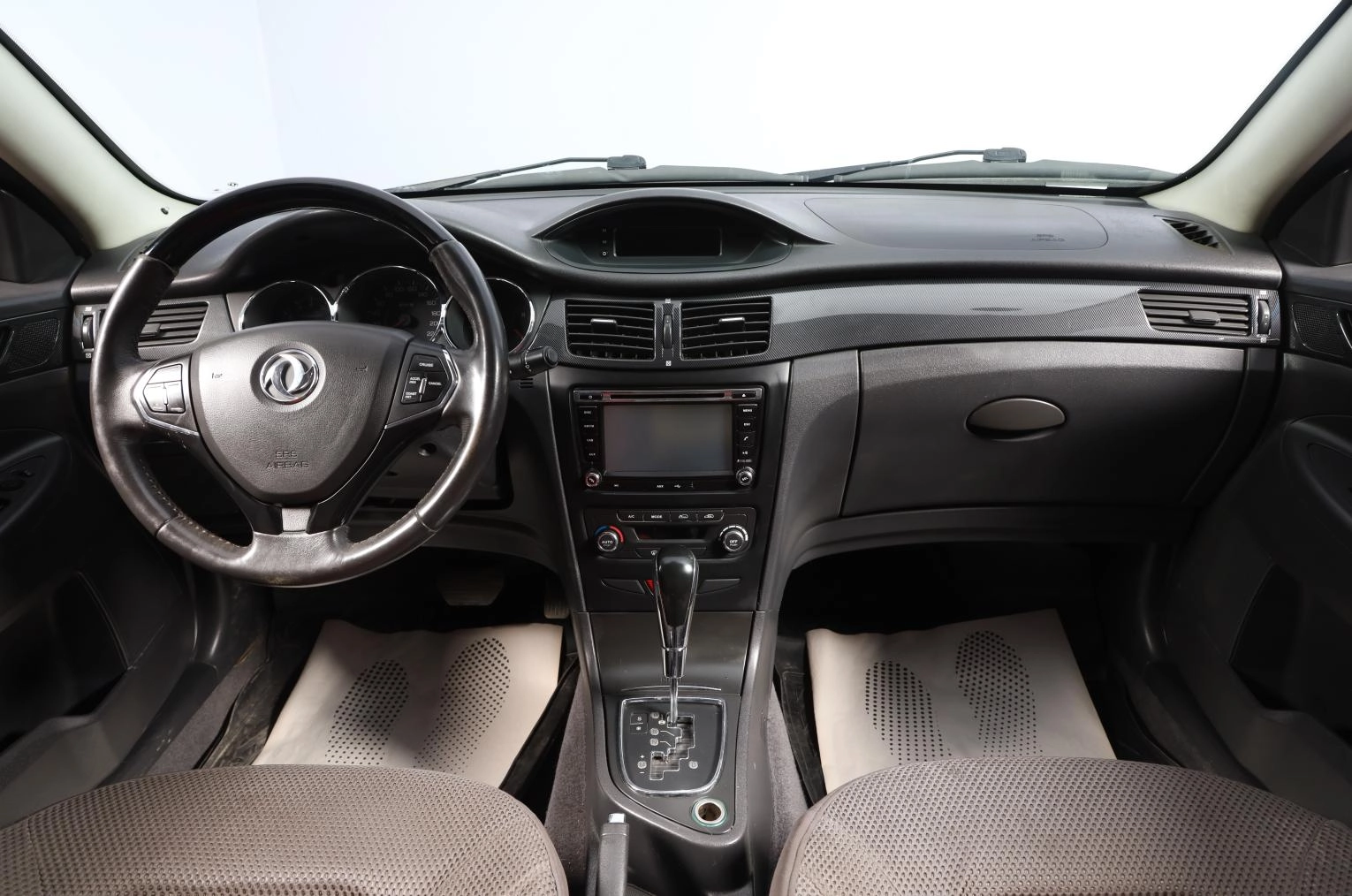 Dongfeng H30 Cross 10 из 18