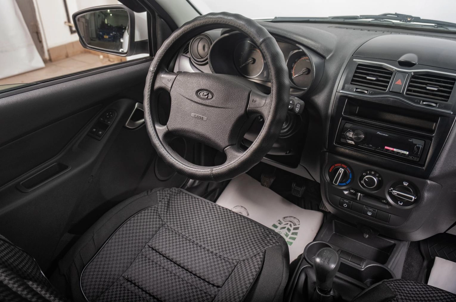 ВАЗ (LADA) Granta 10 из 18