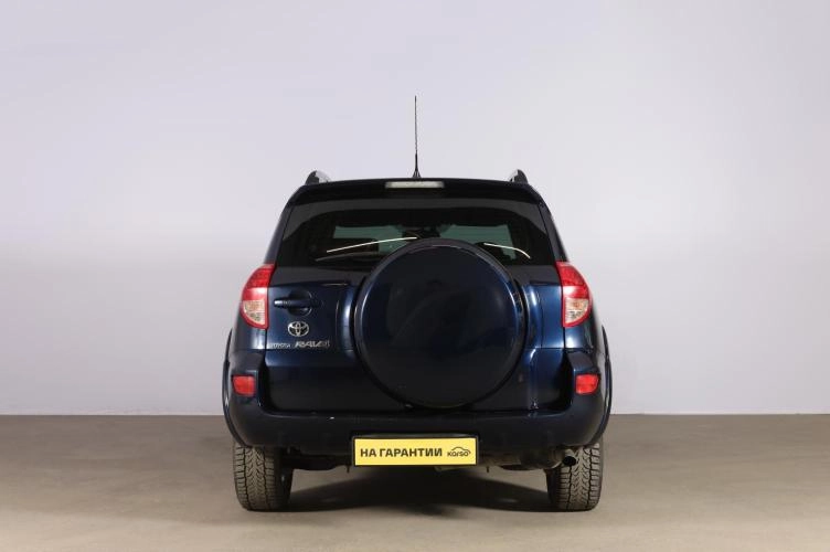 Toyota RAV4 5 из 6