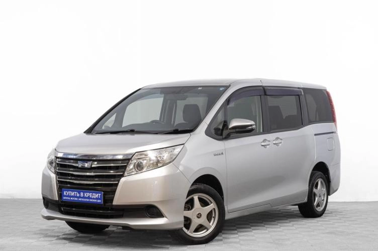 Toyota Noah 3 из 6
