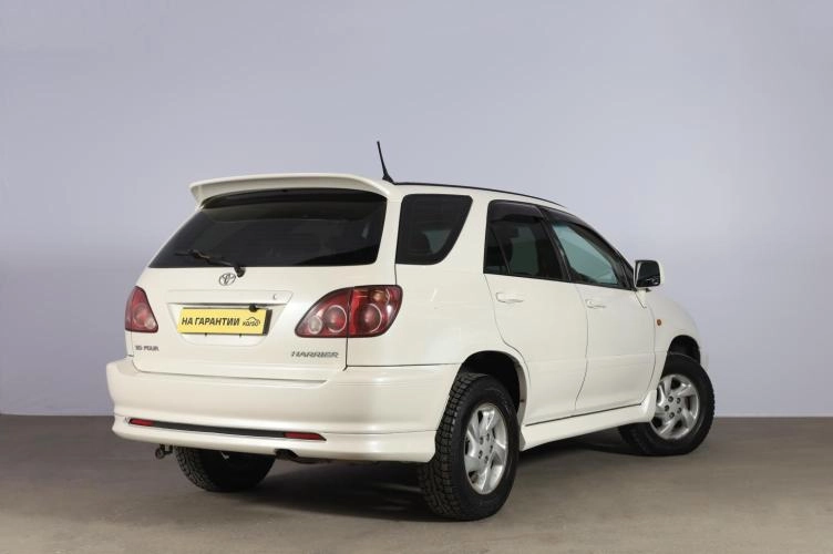 Toyota Harrier 6 из 6