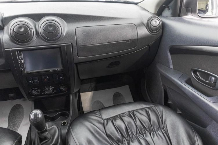 Nissan Almera 17 из 21