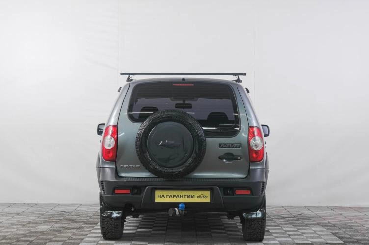 Chevrolet Niva 5 из 6