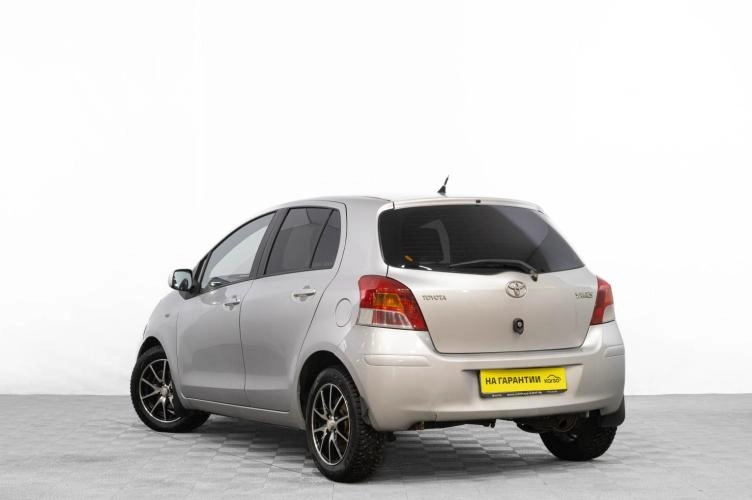 Toyota Yaris 6 из 6