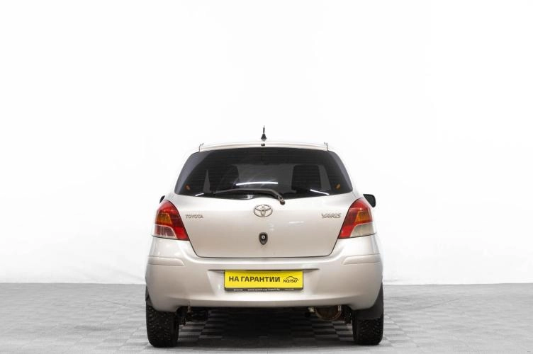 Toyota Yaris 5 из 6