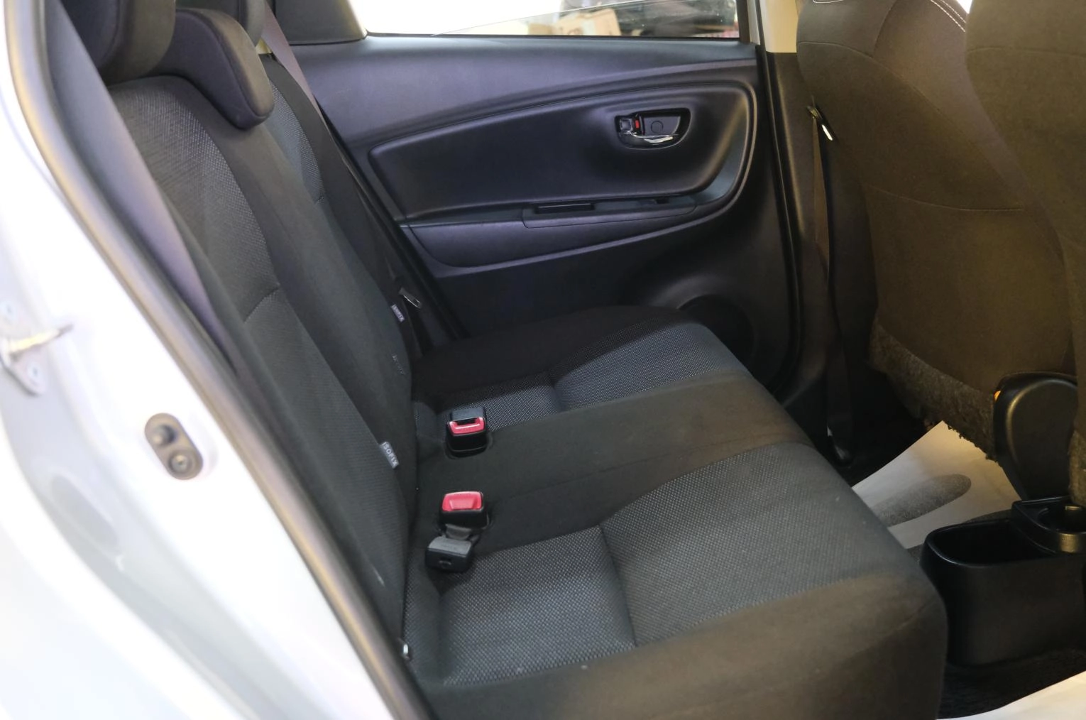 Toyota Vitz 19 из 21