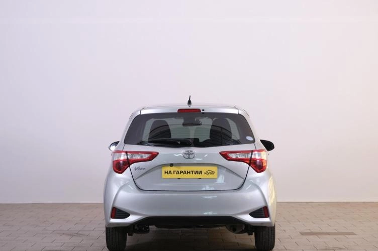 Toyota Vitz 5 из 6