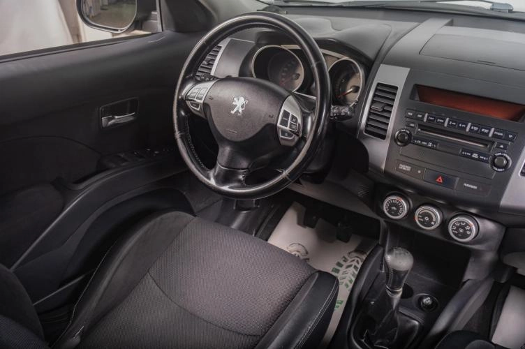 Peugeot 4007 8 из 18