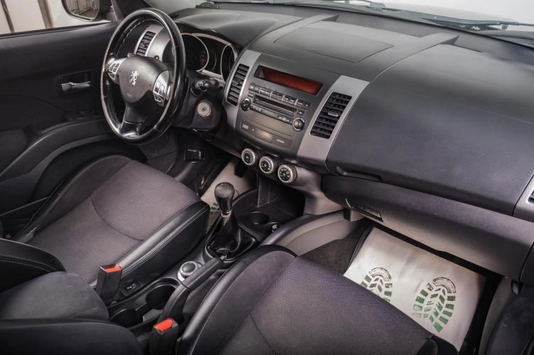 Peugeot 4007 17 из 18
