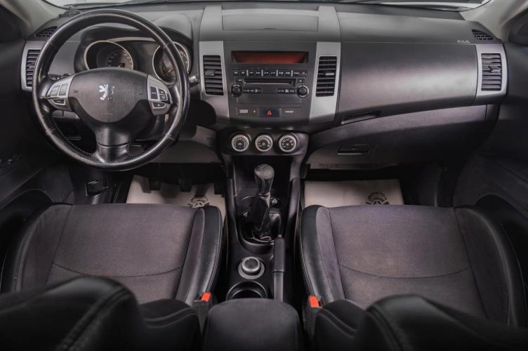 Peugeot 4007 9 из 18