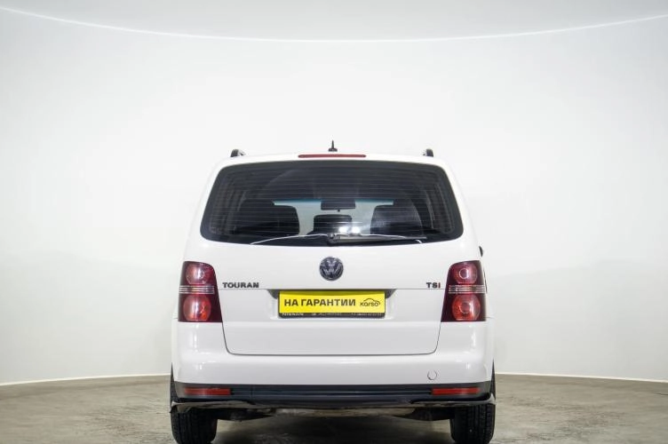 Volkswagen Touran 5 из 6