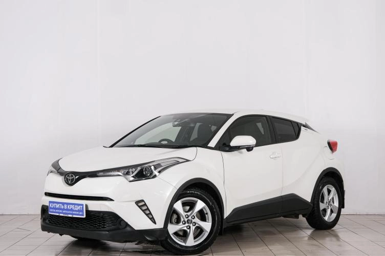 Toyota C-HR 3 из 6