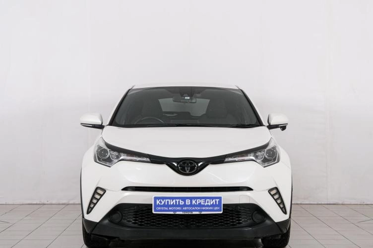 Toyota C-HR 2 из 6