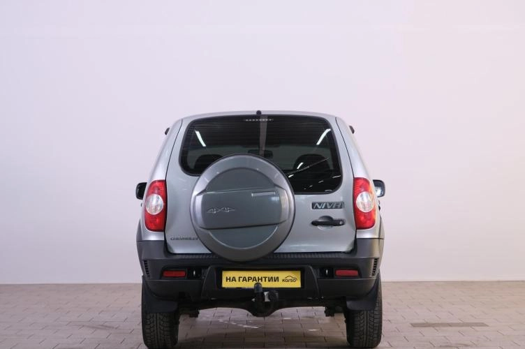 Chevrolet Niva 5 из 6