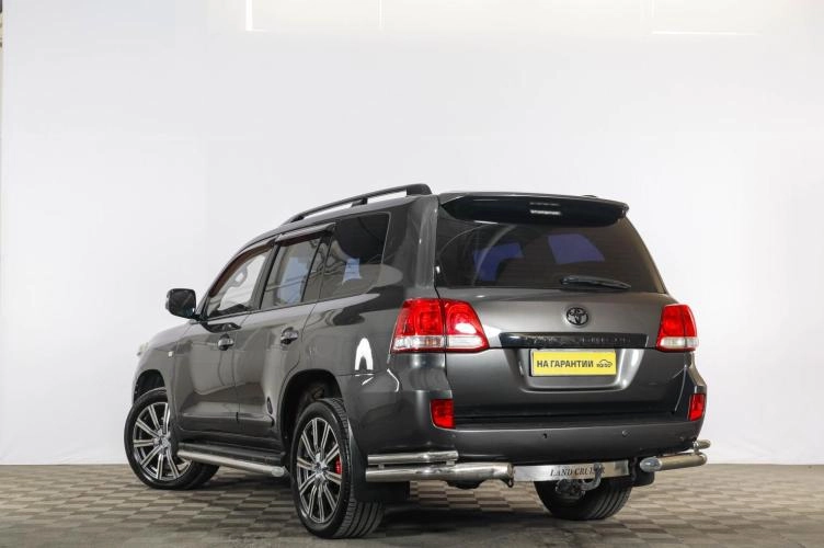 Toyota Land Cruiser 4 из 6