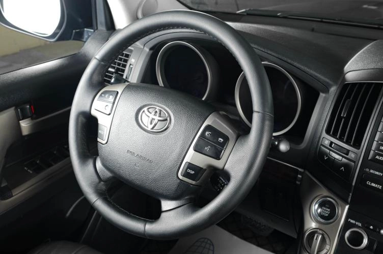 Toyota Land Cruiser 11 из 22