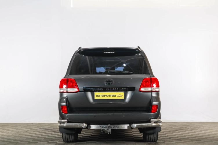 Toyota Land Cruiser 5 из 6