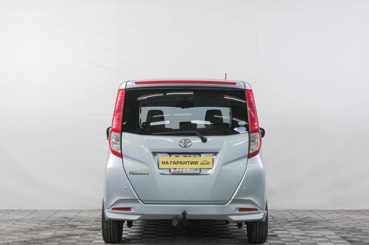 Toyota Roomy 5 из 6