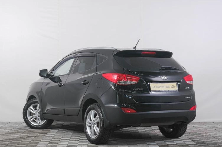 Hyundai ix35 4 из 6
