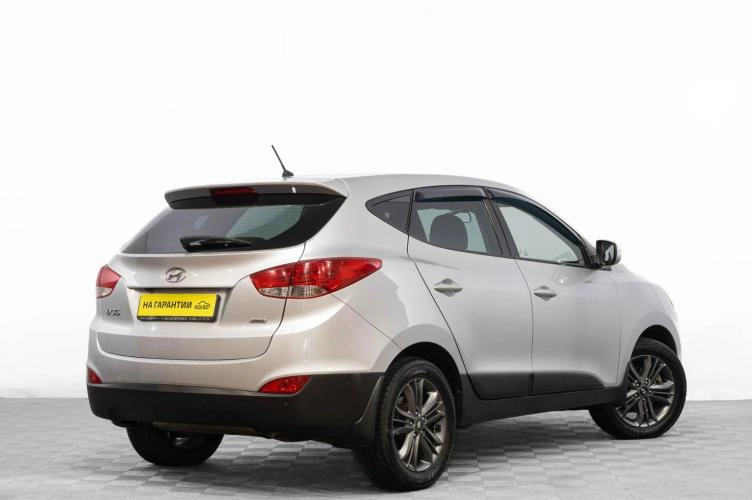 Hyundai ix35 4 из 6