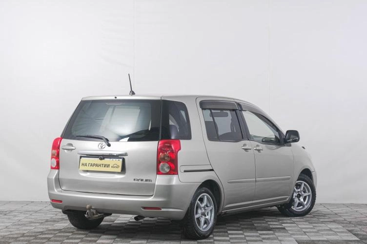 Toyota Raum 6 из 6