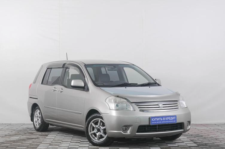 Toyota Raum 1 из 6