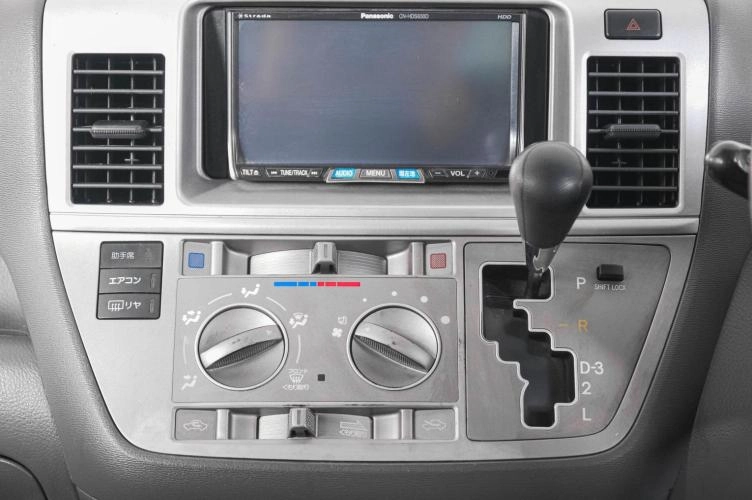 Toyota Raum 15 из 17