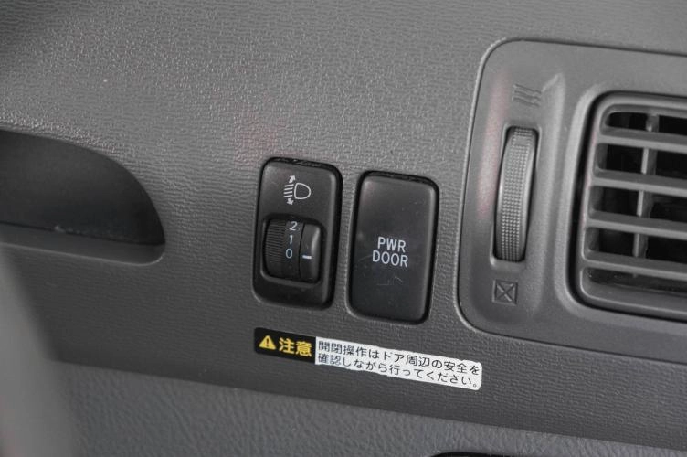 Toyota Raum 16 из 17