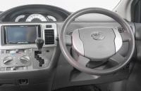 Toyota Raum 13 из 17
