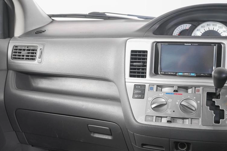 Toyota Raum 11 из 17