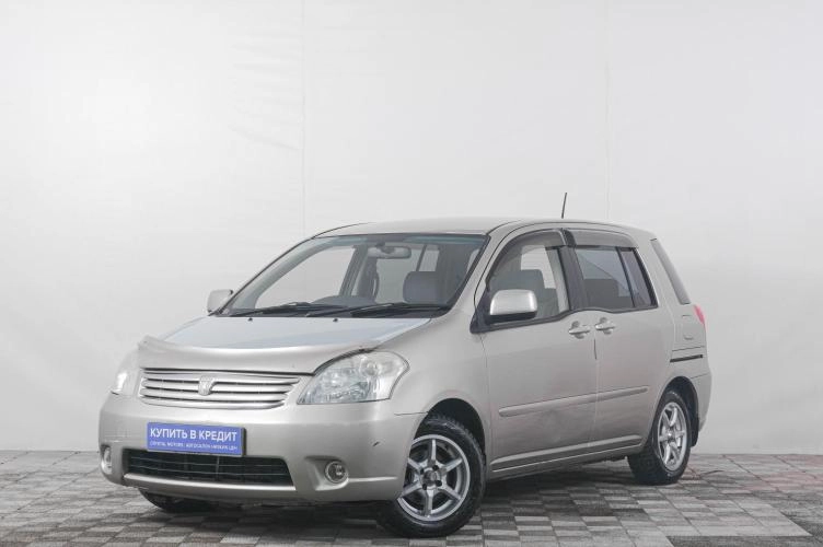 Toyota Raum 3 из 6