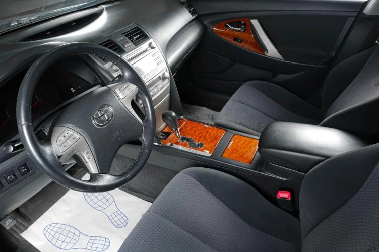 Toyota Camry 7 из 18