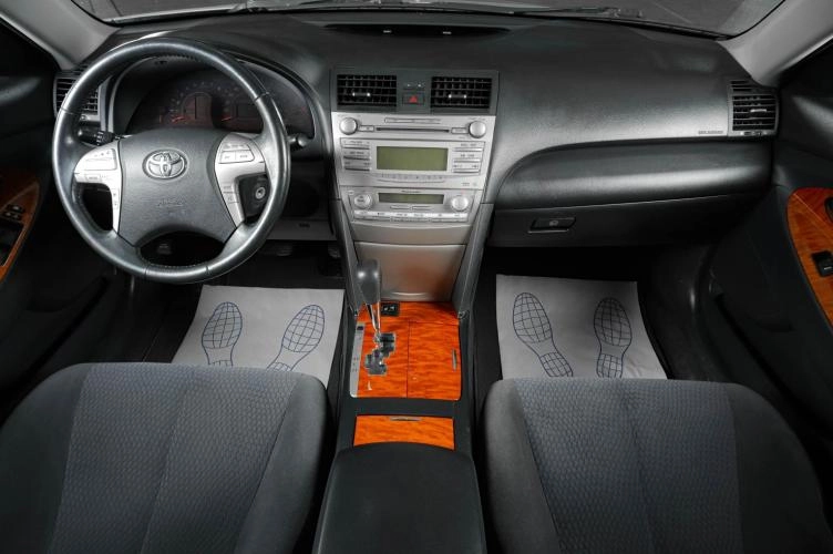 Toyota Camry 12 из 18