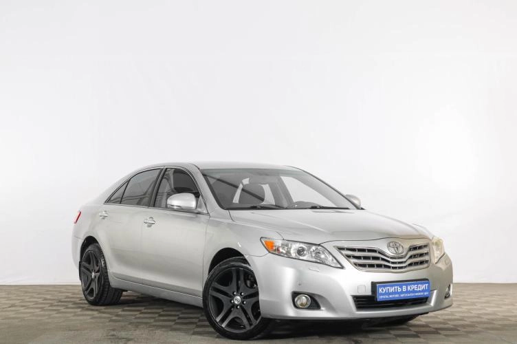 Toyota Camry 1 из 6