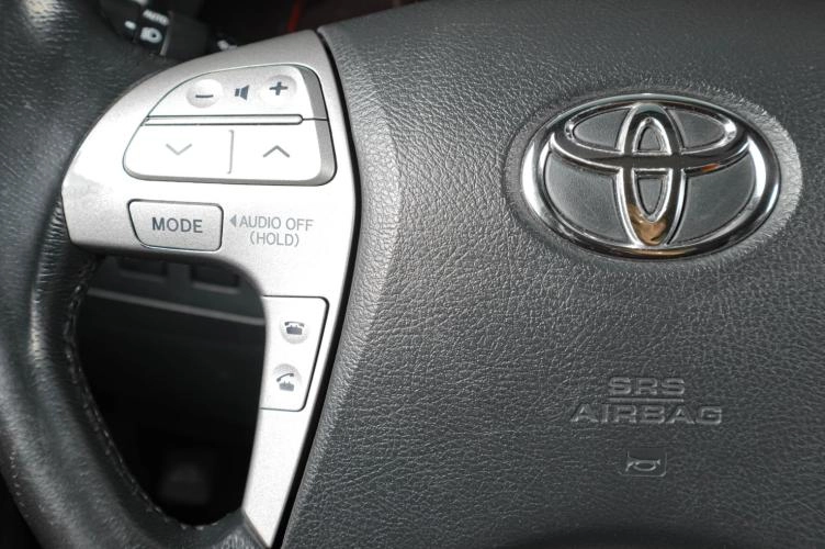 Toyota Camry 14 из 18