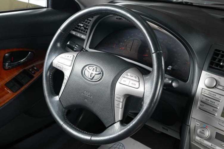 Toyota Camry 11 из 18
