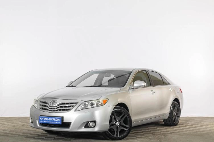 Toyota Camry 3 из 6