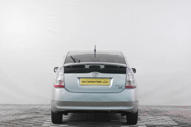 Toyota Prius 5 из 6