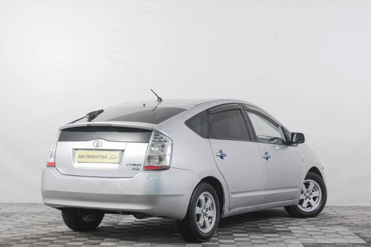Toyota Prius 6 из 6
