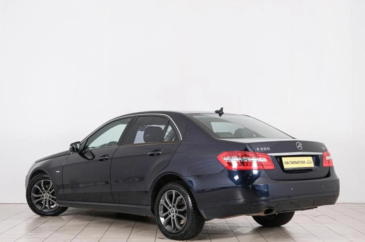 Mercedes-Benz E-класс 4 из 6