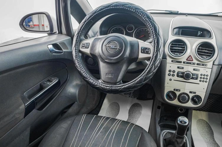 Opel Corsa 14 из 21