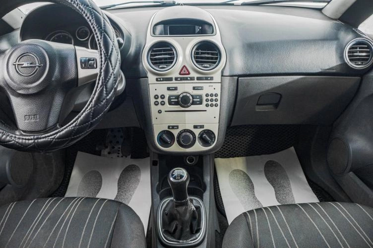 Opel Corsa 15 из 21