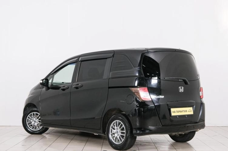 Honda Freed 4 из 6