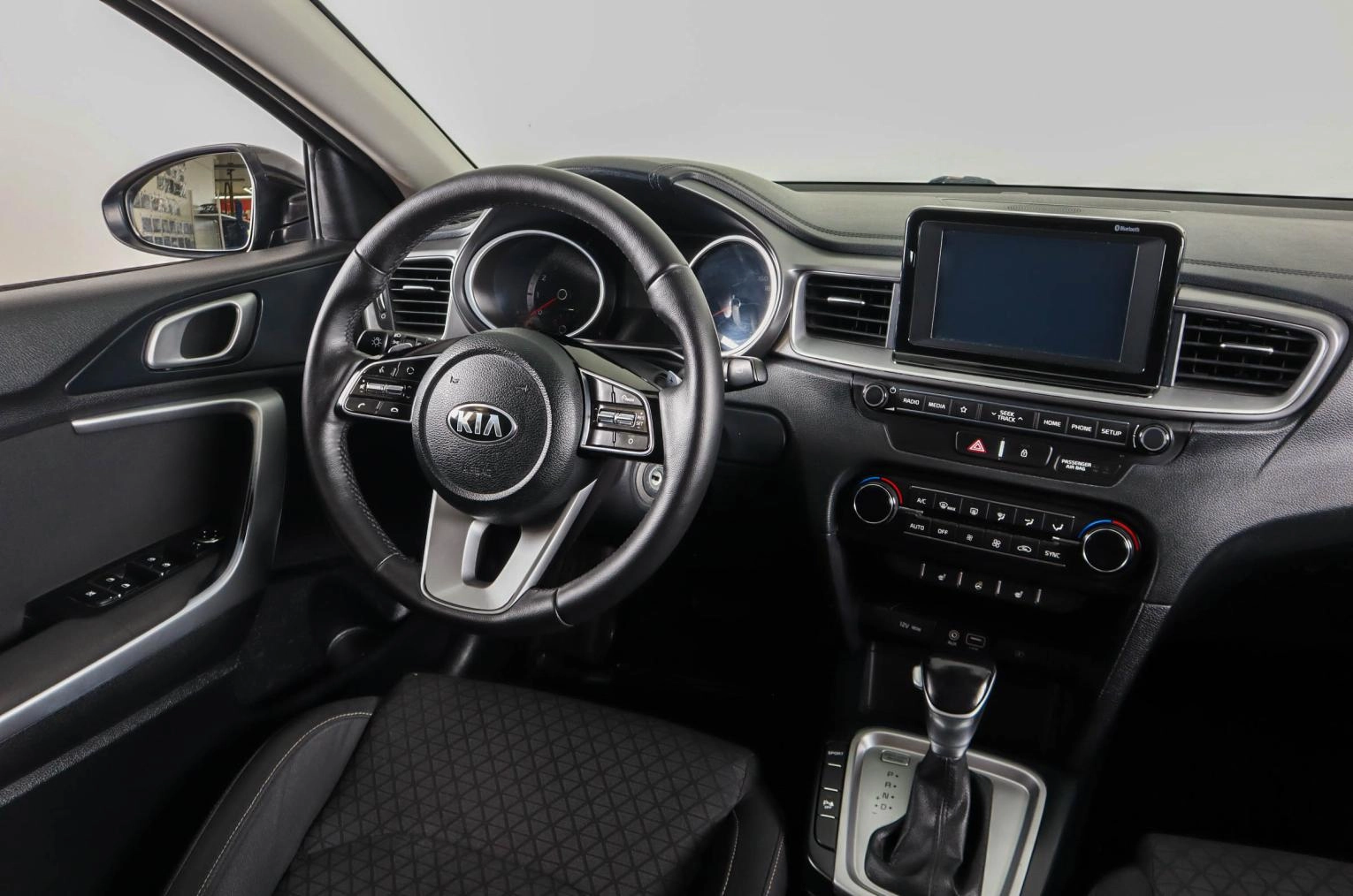 KIA cee'd 12 из 23