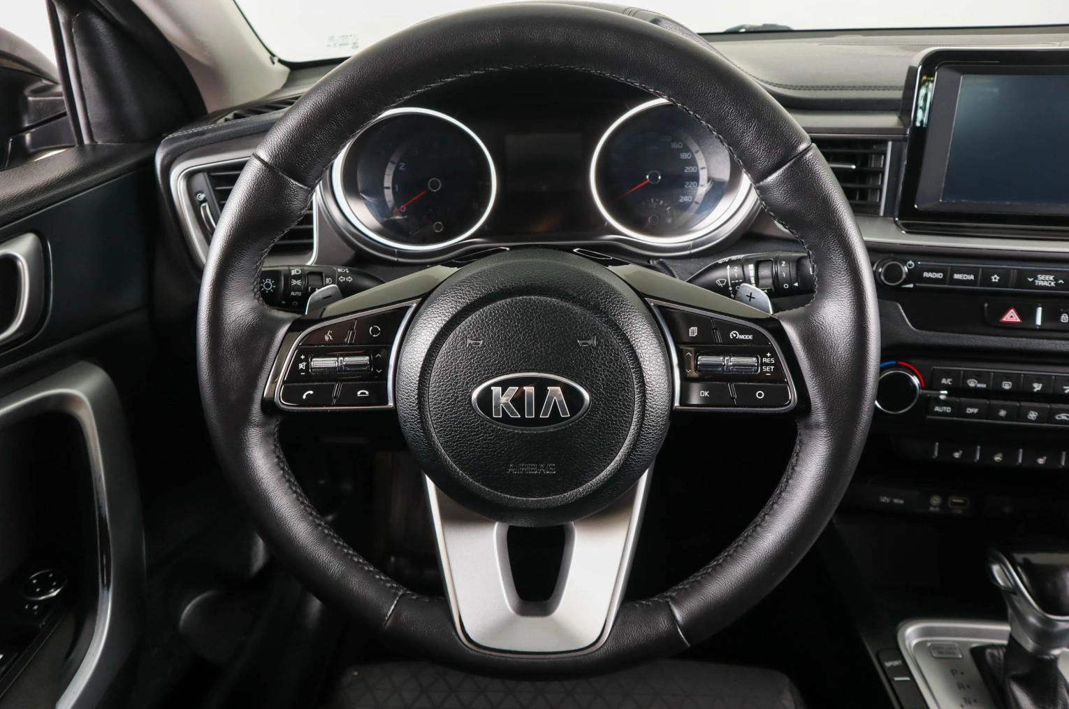 KIA cee'd 15 из 23